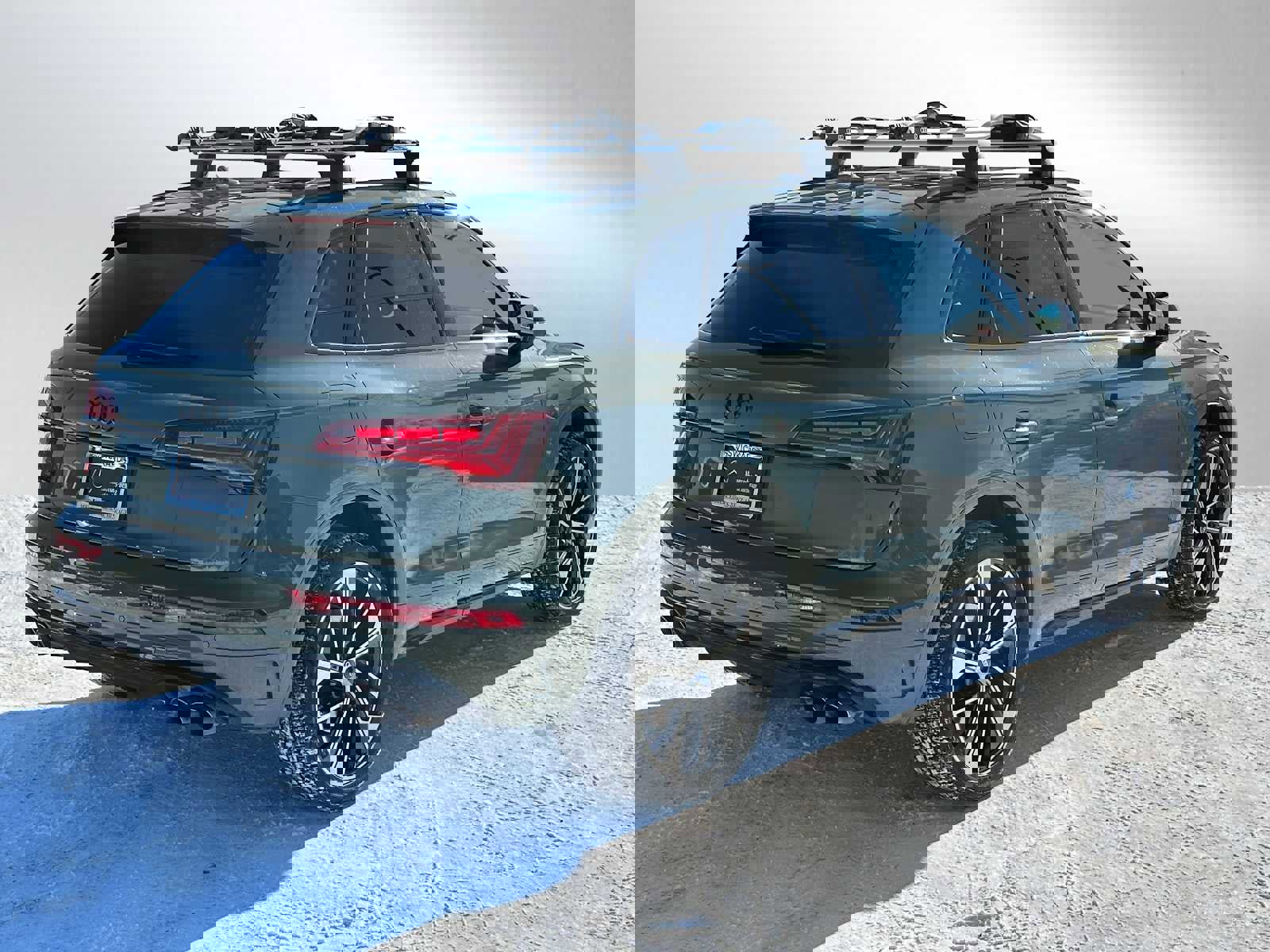 Used 2024 Audi SQ5 Prestige w/ Prestige Package image 3