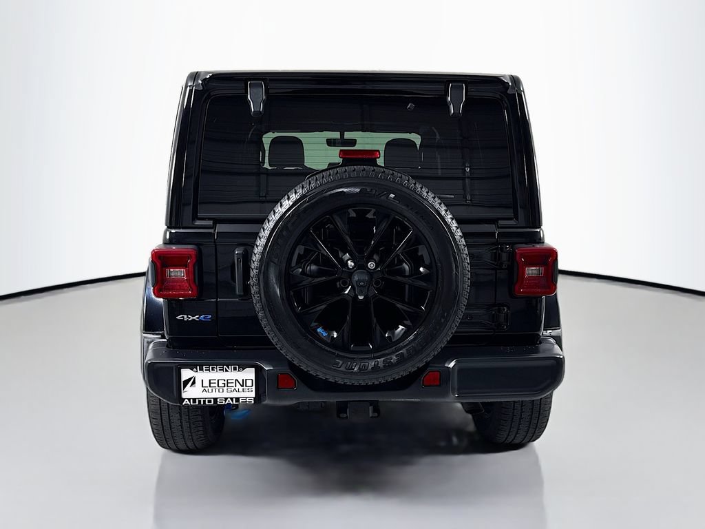 Used 2023 Jeep Wrangler Unlimited Sahara w/ Cold Weather Group AWD/4WD image 5