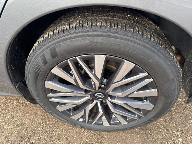 Used 2025 Nissan Altima 2.5 SV image 7