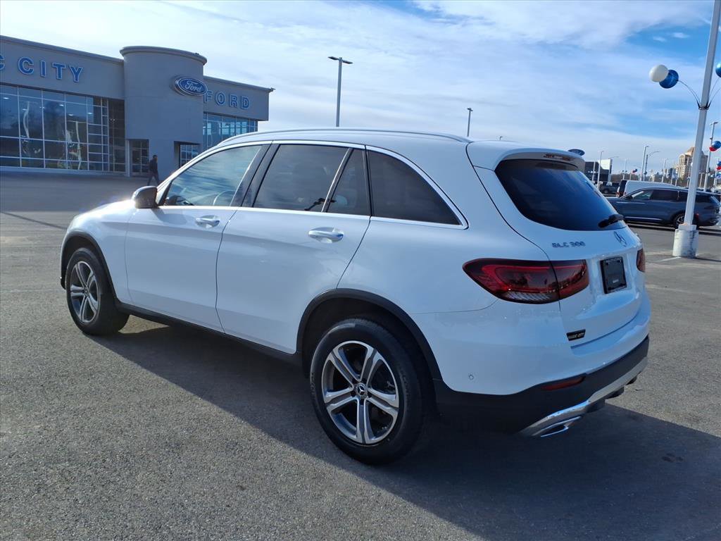 Used 2020 Mercedes-Benz GLC 300 4MATIC image 3