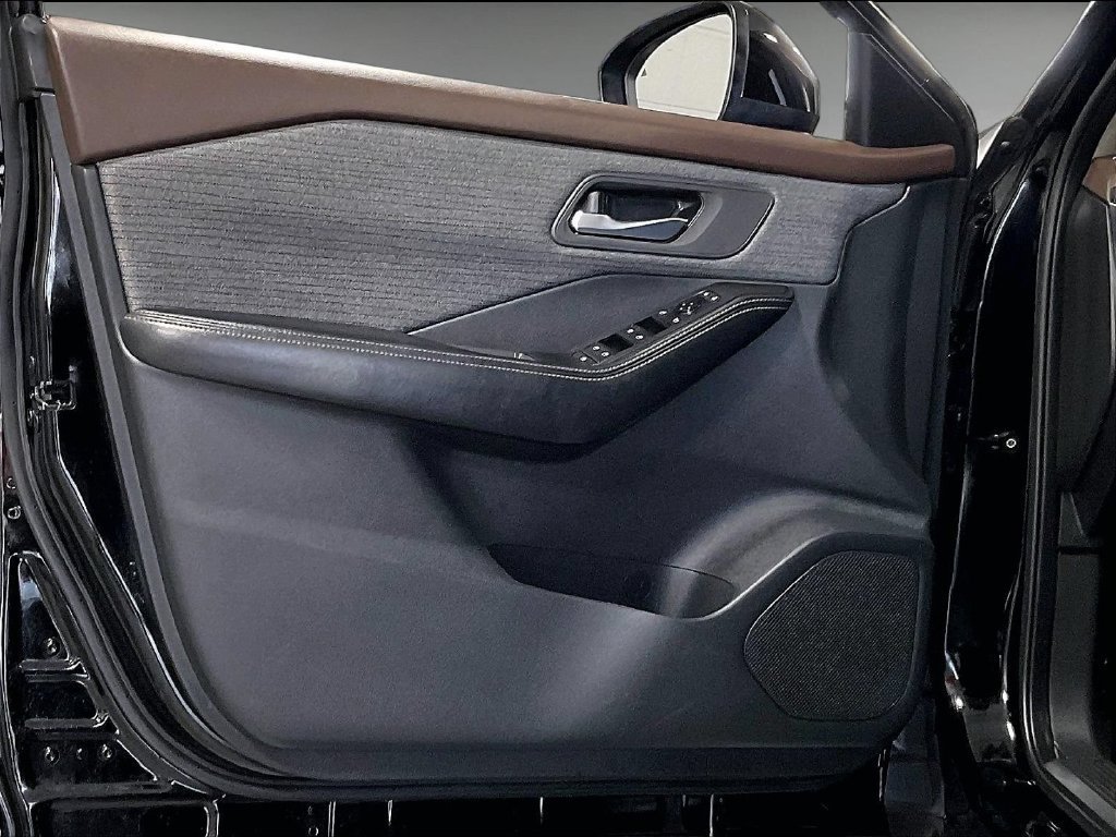 Certified 2023 Nissan Rogue SV AWD/4WD image 9