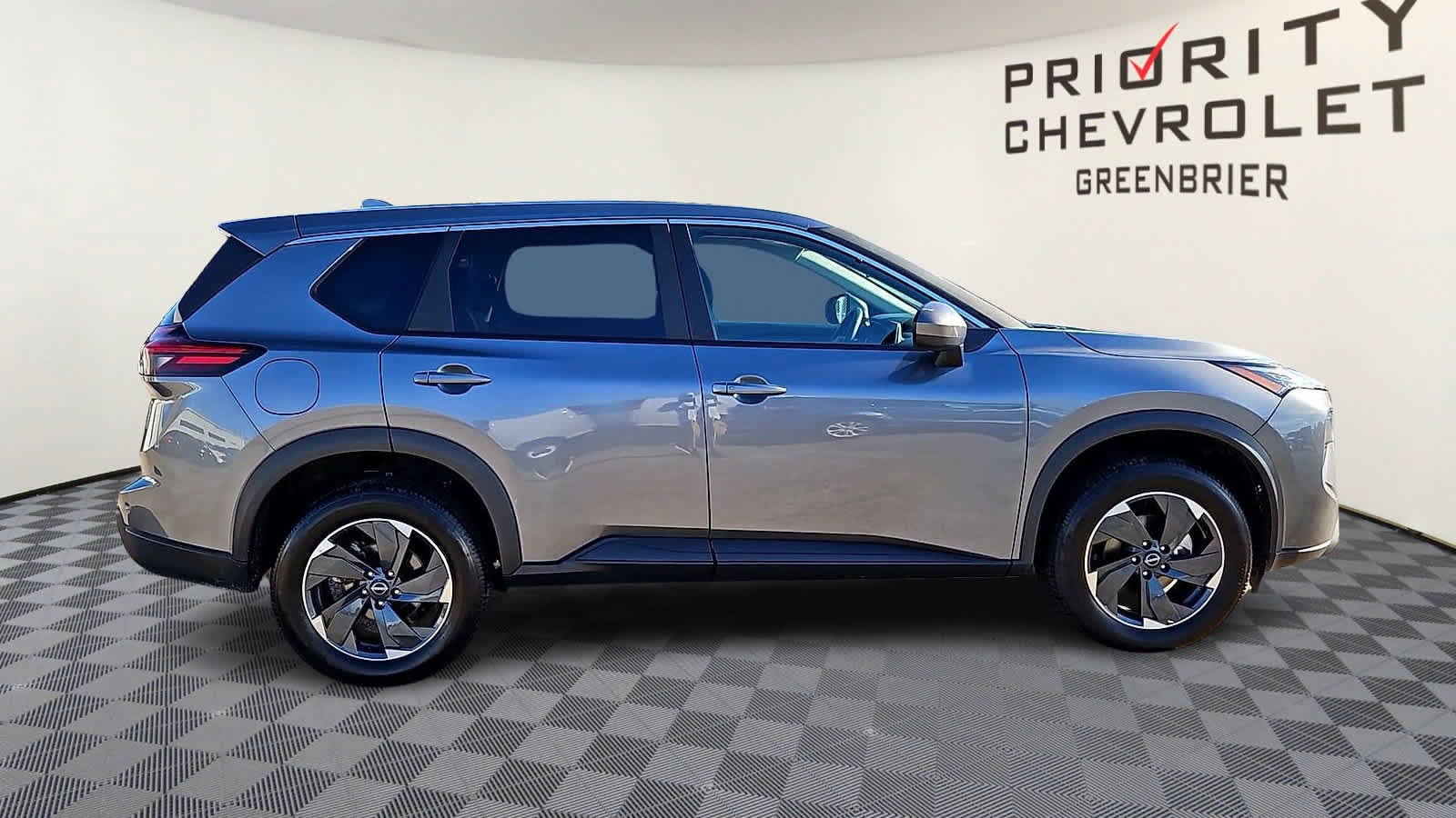 Used 2025 Nissan Rogue SV AWD/4WD image 9