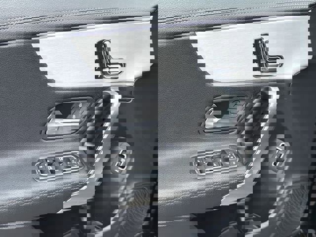 Used 2025 Mercedes-Benz CLA 250 4MATIC image 21