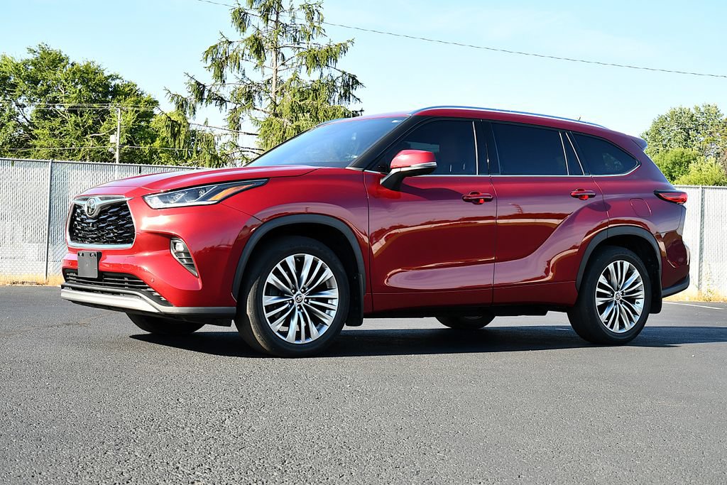 Used 2021 Toyota Highlander Platinum AWD/4WD image 3