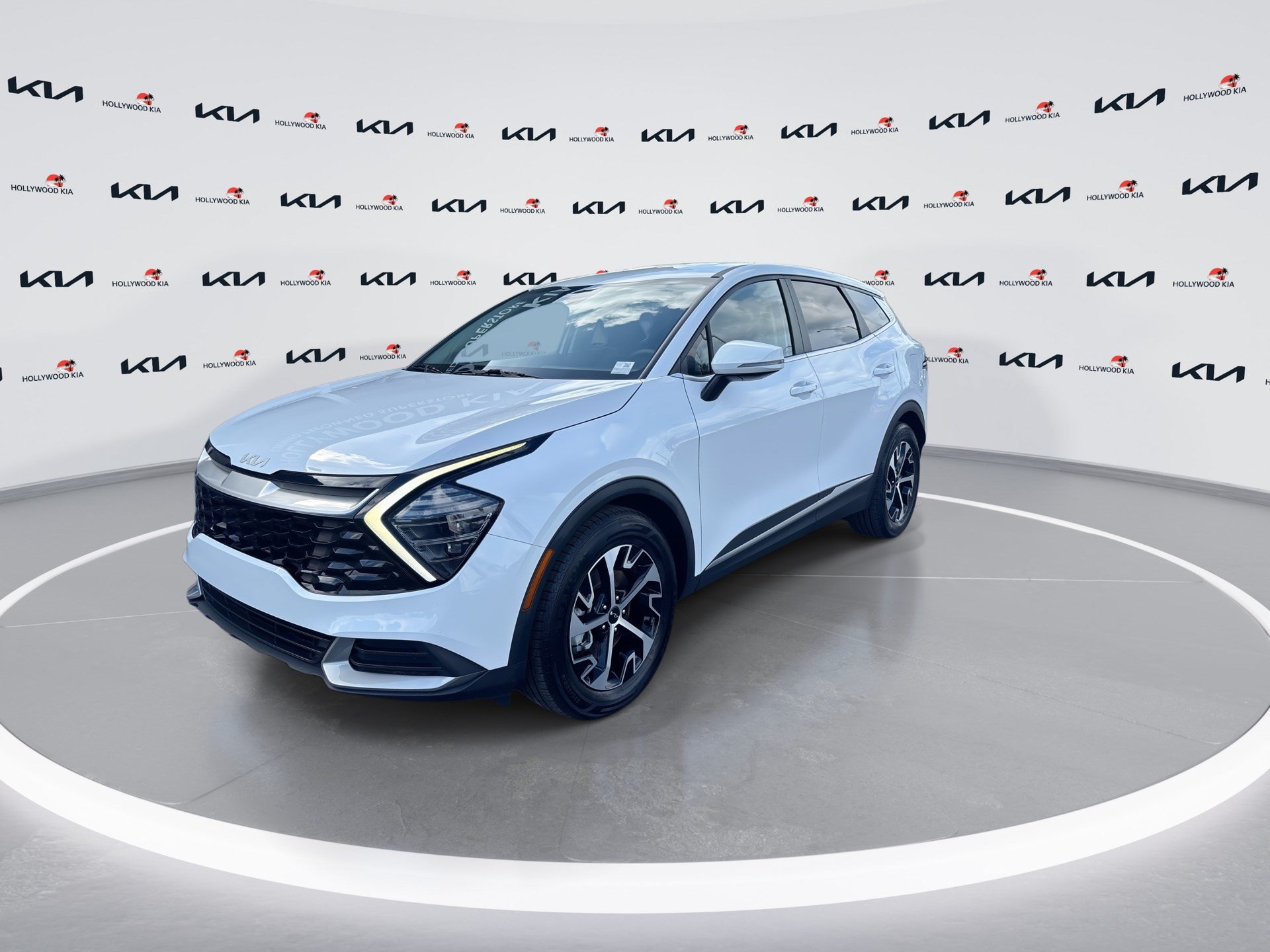 Used 2024 Kia Sportage EX FWD image 4