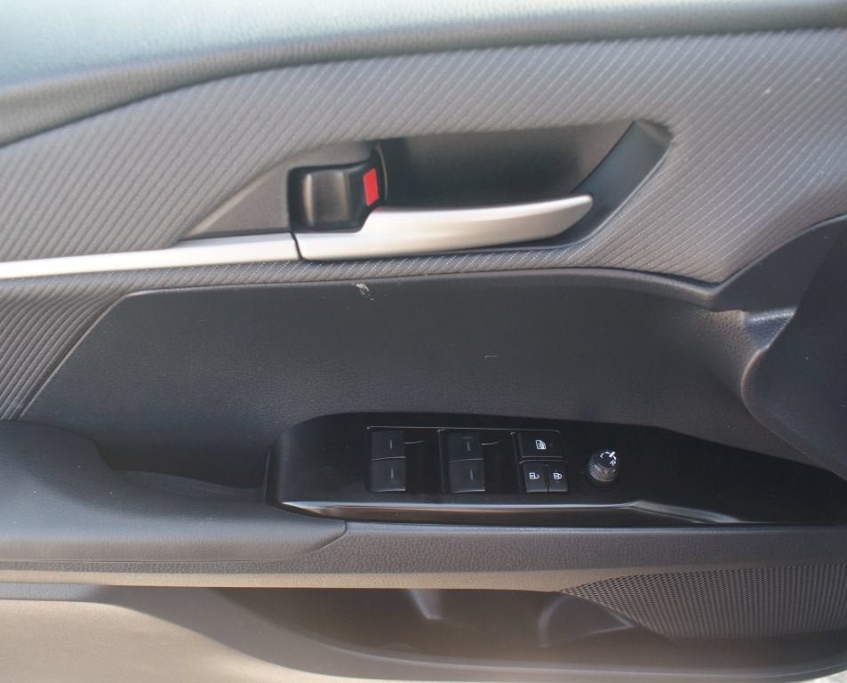 Used 2025 Toyota Camry SE FWD image 28