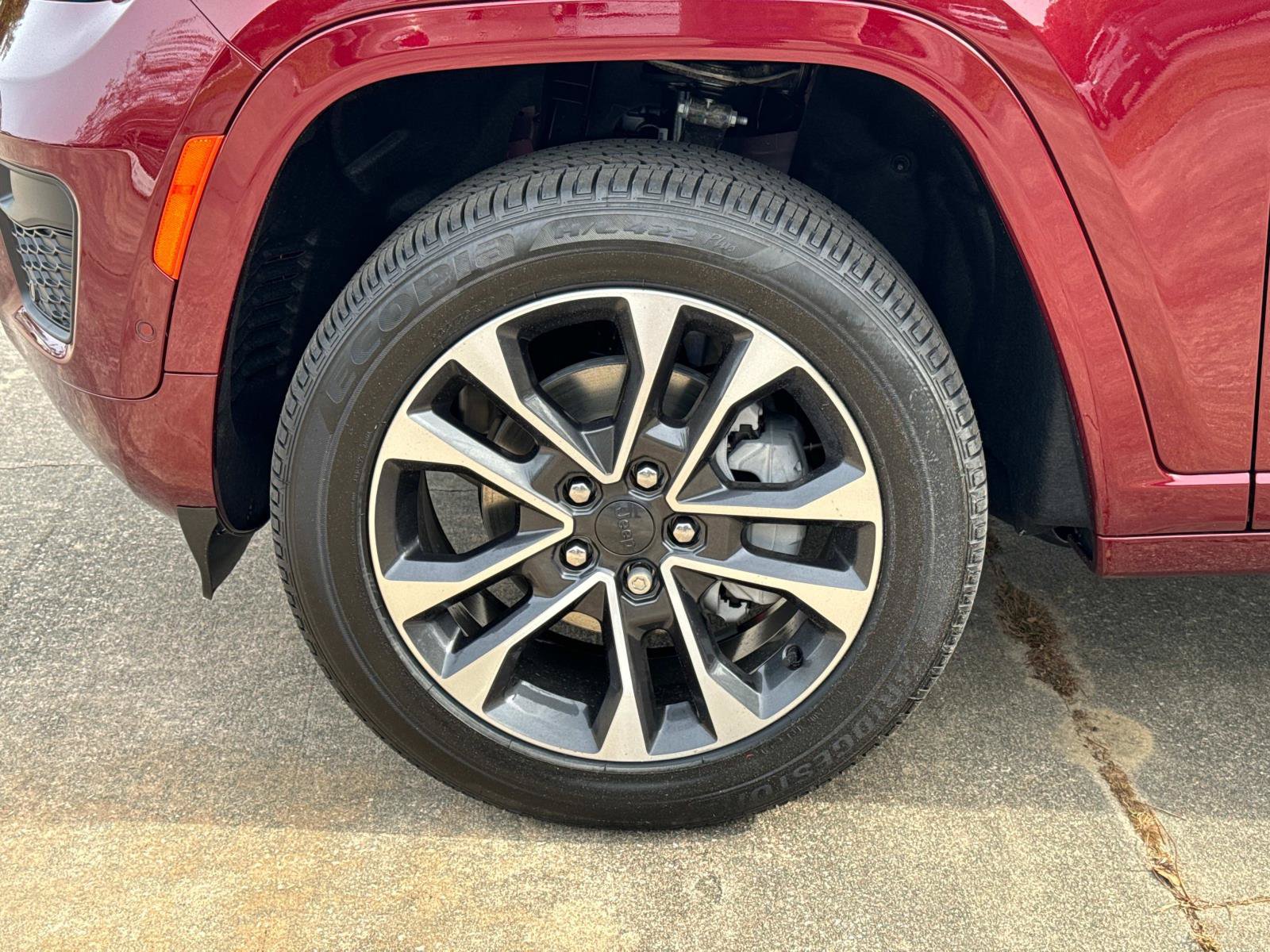 New 2024 Jeep Grand Cherokee Overland RWD image 10