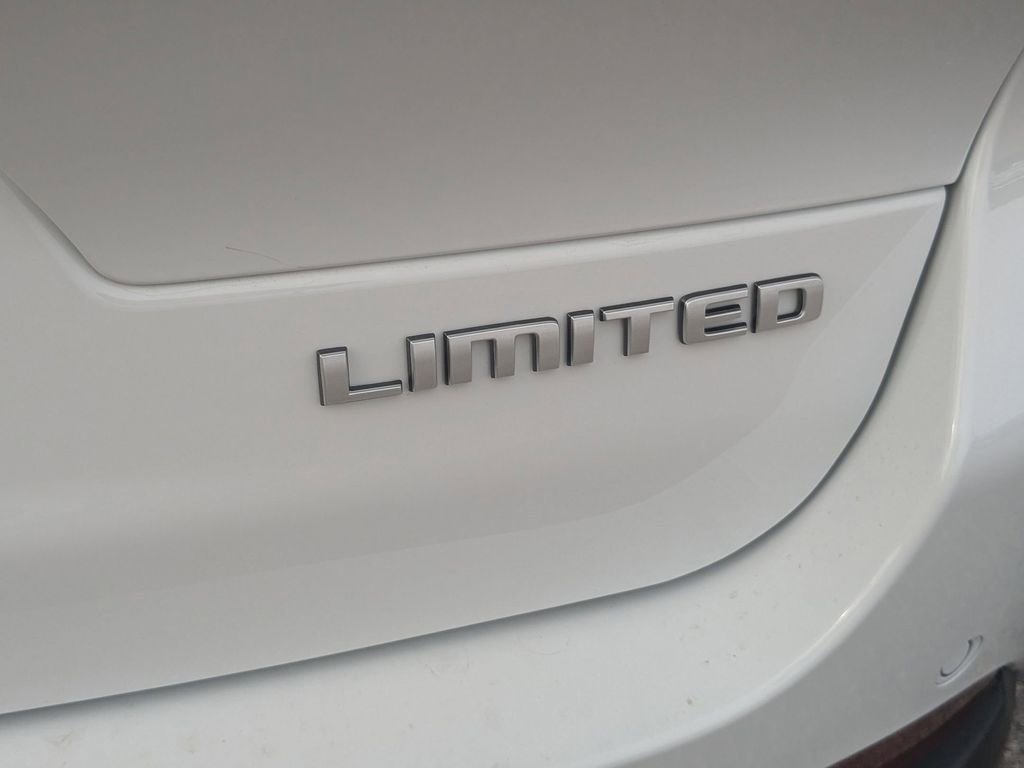 New 2025 Jeep Grand Cherokee L Limited w/ Trailer Tow Package image 13