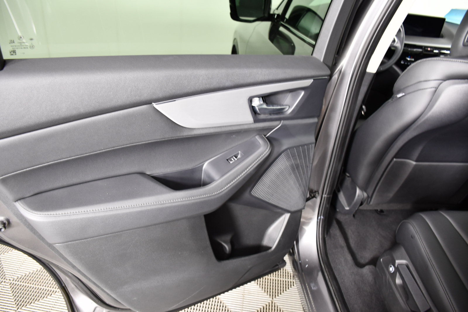 Certified 2024 Acura MDX SH-AWD image 45