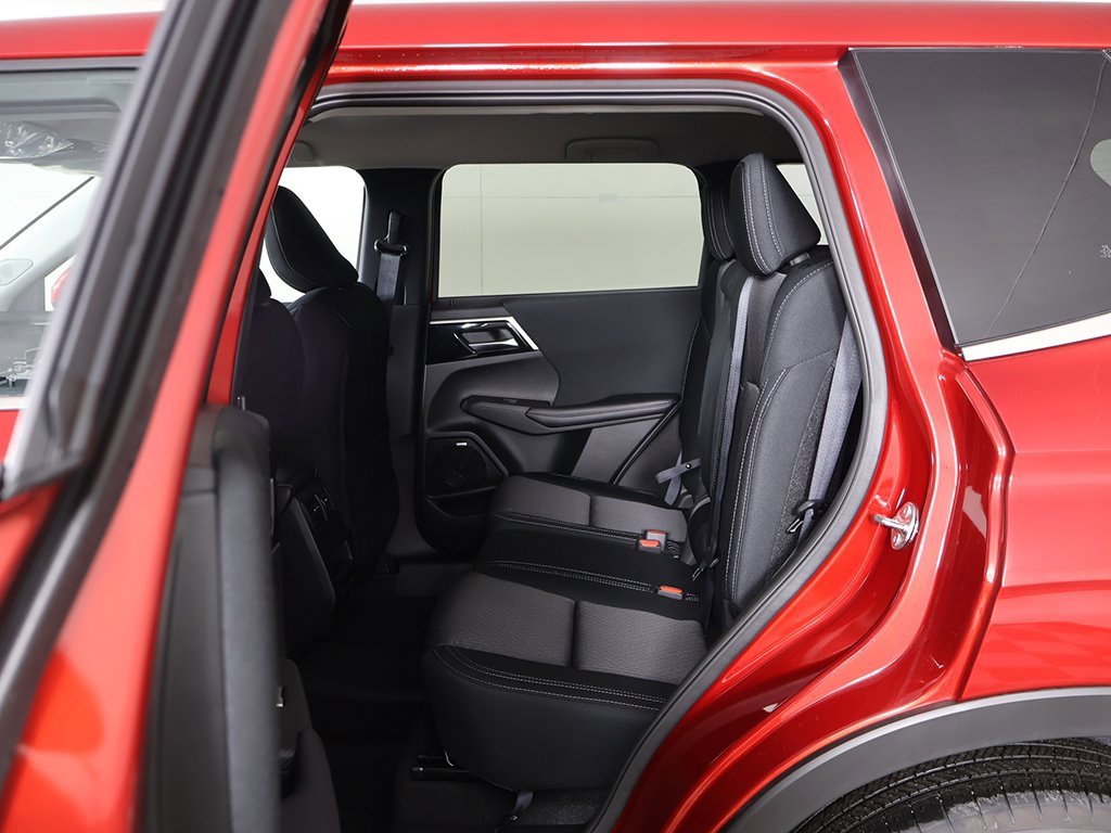 New 2026 Mitsubishi Outlander ES image 26