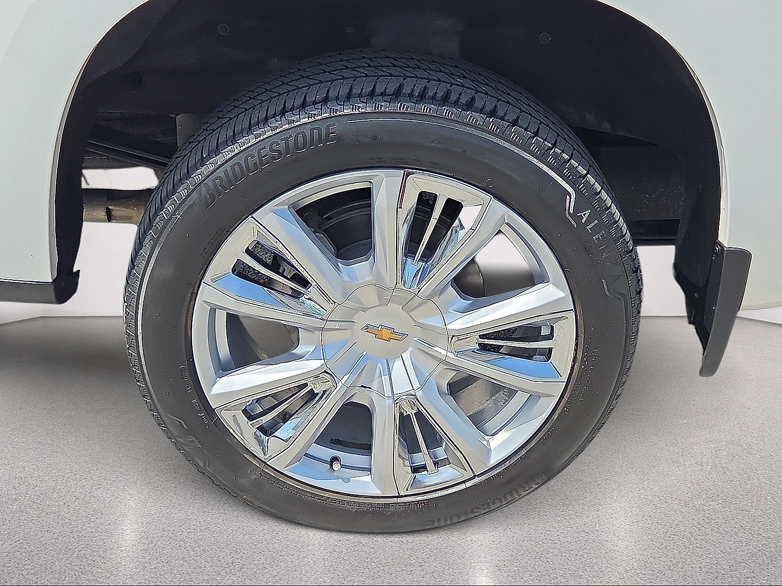 Used 2023 Chevrolet Silverado 1500 High Country w/ High Country Premium Package AWD/4WD image 17