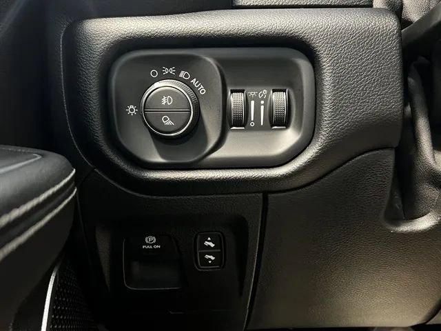 Used 2022 RAM 1500 Laramie w/ Off Road Group image 41