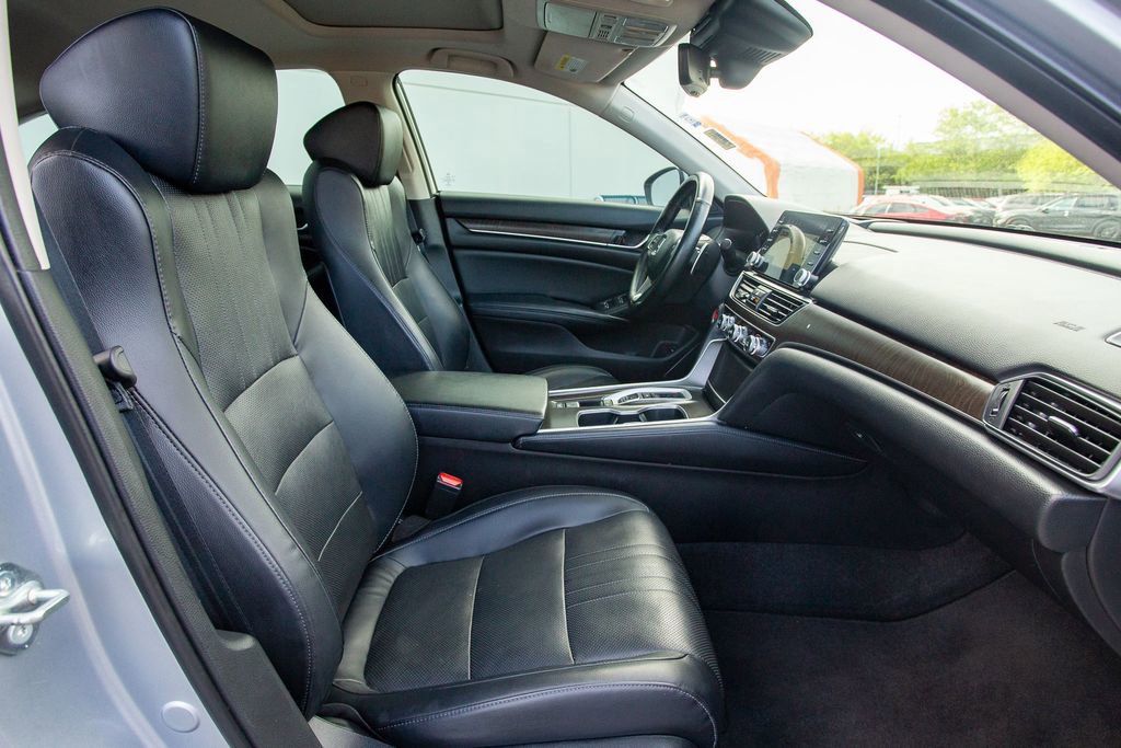 Used 2018 Honda Accord Touring image 22