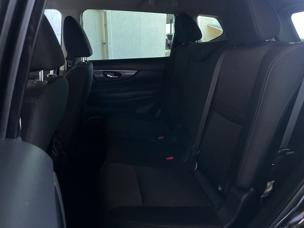 Used 2017 Nissan Rogue S FWD image 14