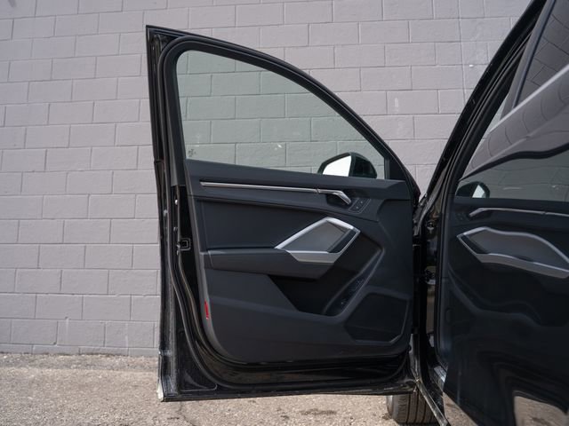 Certified 2025 Audi Q3 2.0T Premium w/ Convenience Package image 15