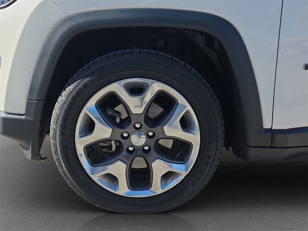 Used 2018 Jeep Compass Limited w/ Navigation Group image 16