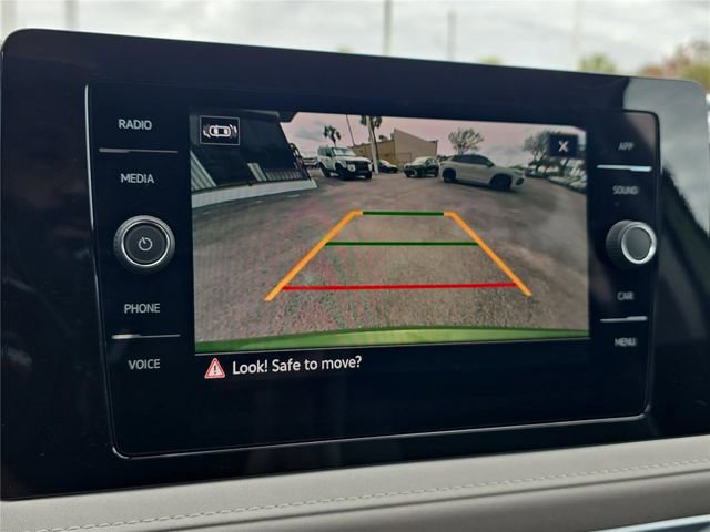 New 2026 Volkswagen Taos SE FWD image 20