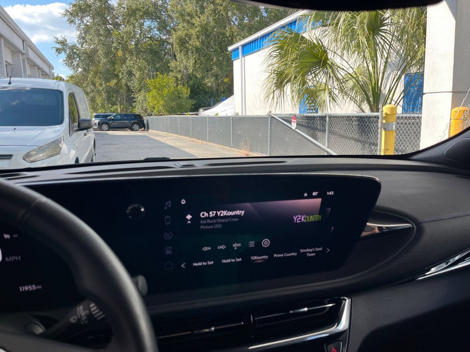 Used 2025 Buick Envista Sport Touring image 18