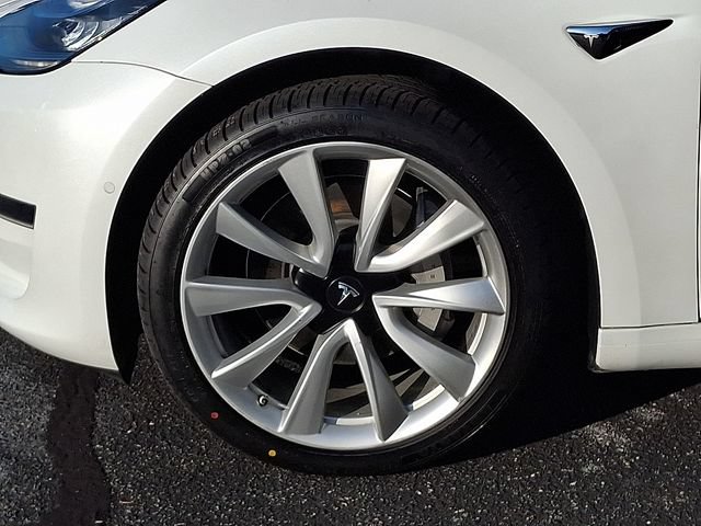 Used 2019 Tesla Model 3 Mid Range RWD image 8