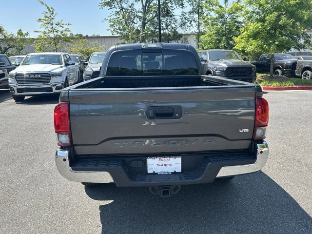 Used 2018 Toyota Tacoma SR5 RWD image 7