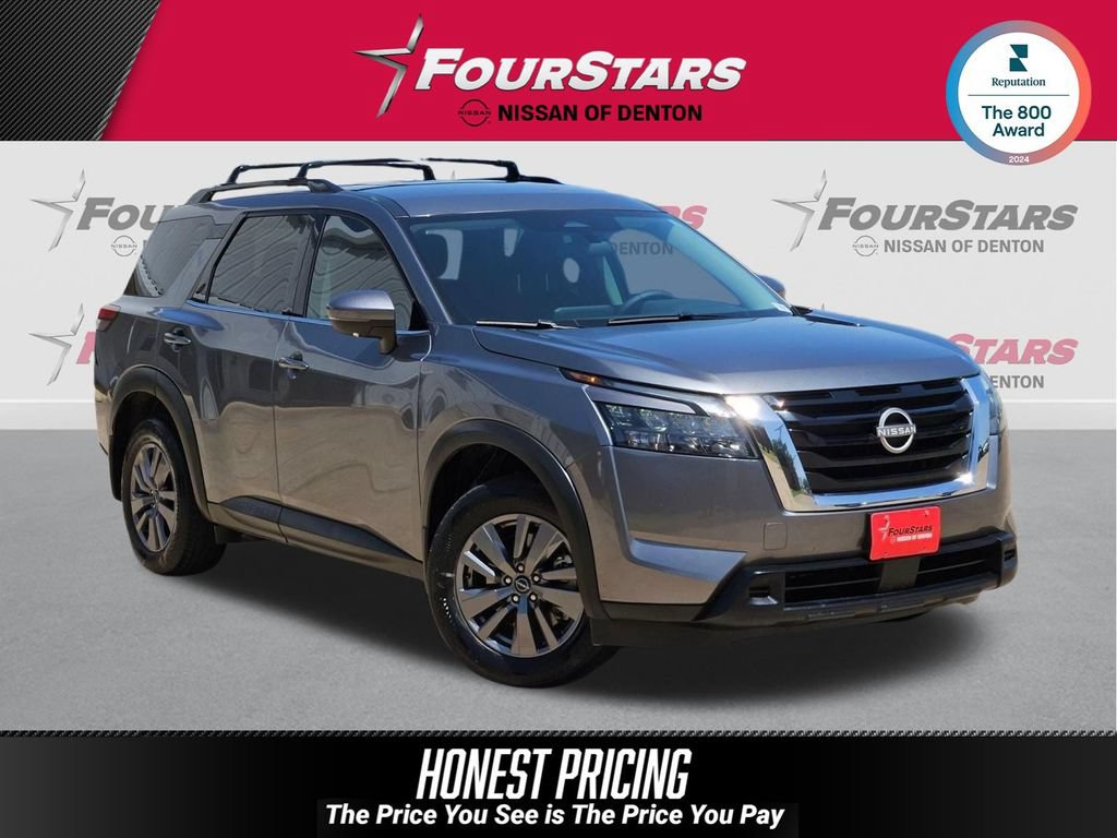 Used 2025 Nissan Pathfinder SV FWD image 1
