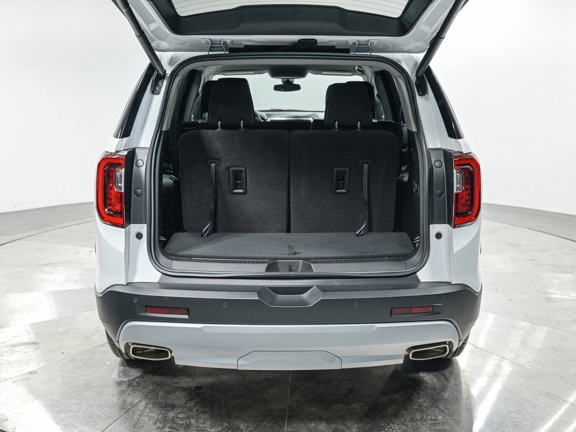 Used 2023 GMC Acadia SLE w/ Driver Convenience Package image 6