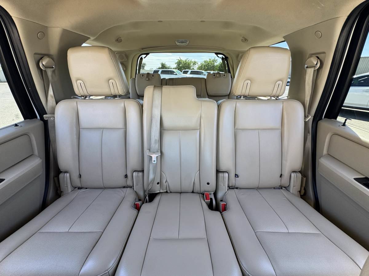 Used 2016 Ford Expedition Limited w/ Equipment Group 301A AWD/4WD image 39