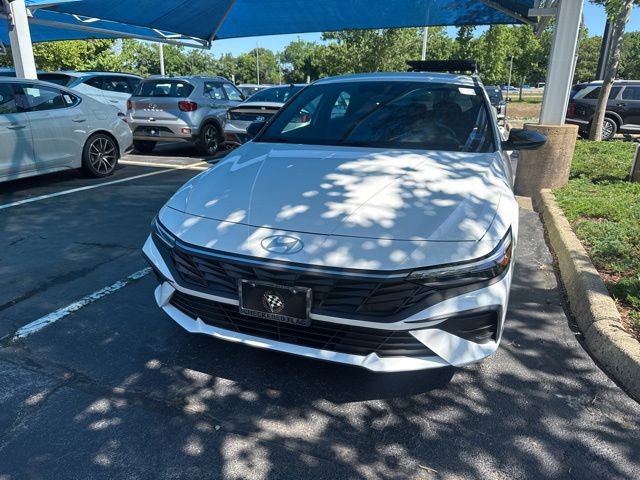 Used 2025 Hyundai Elantra SEL FWD image 4