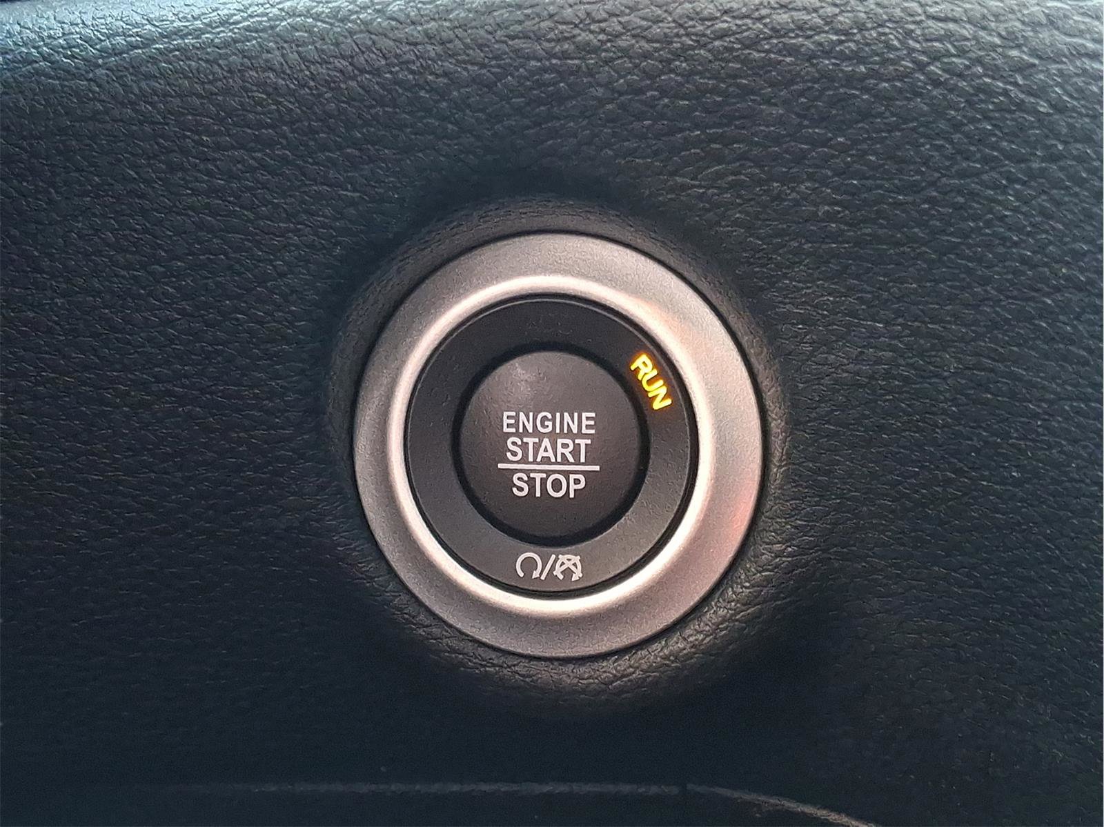 Used 2023 Chrysler Pacifica Limited w/ S Appearance Package image 25