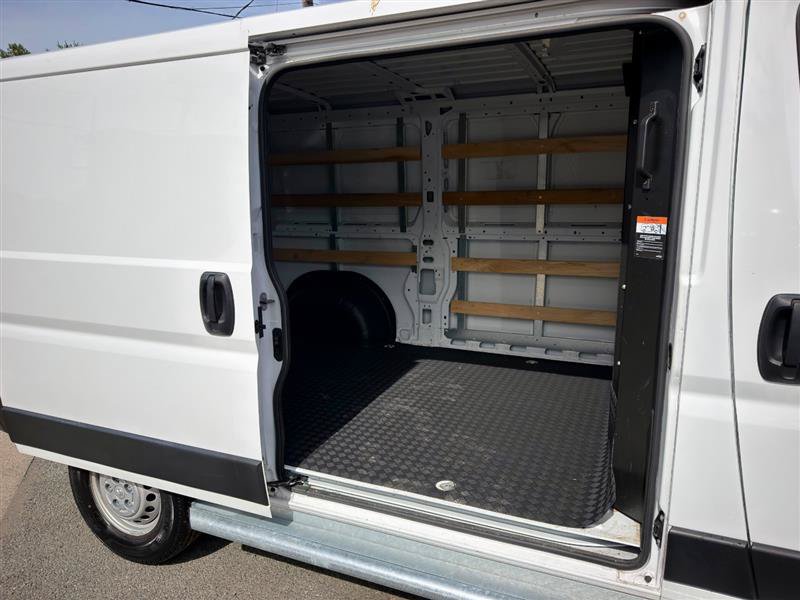 Used 2025 RAM ProMaster 2500 w/ U-Haul Equipment Group FWD image 8