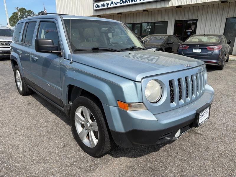 Used 2013 Jeep Patriot Limited w/ Sun/Sound Group FWD image 3
