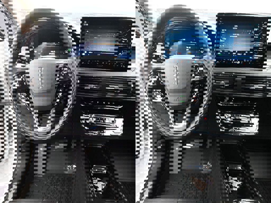 New 2026 Lincoln Corsair Premiere image 12