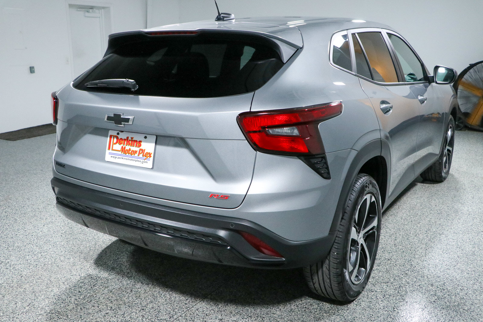 Used 2024 Chevrolet Trax RS w/ Sunroof Package FWD image 7