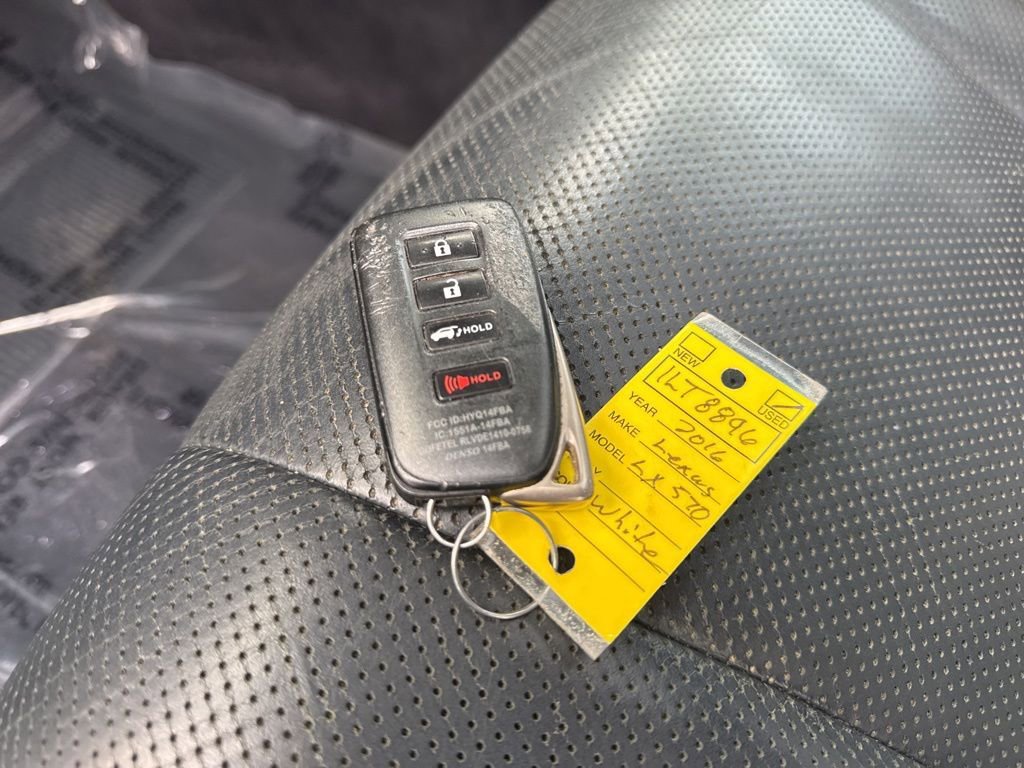 Used 2016 Lexus LX 570 4WD image 35