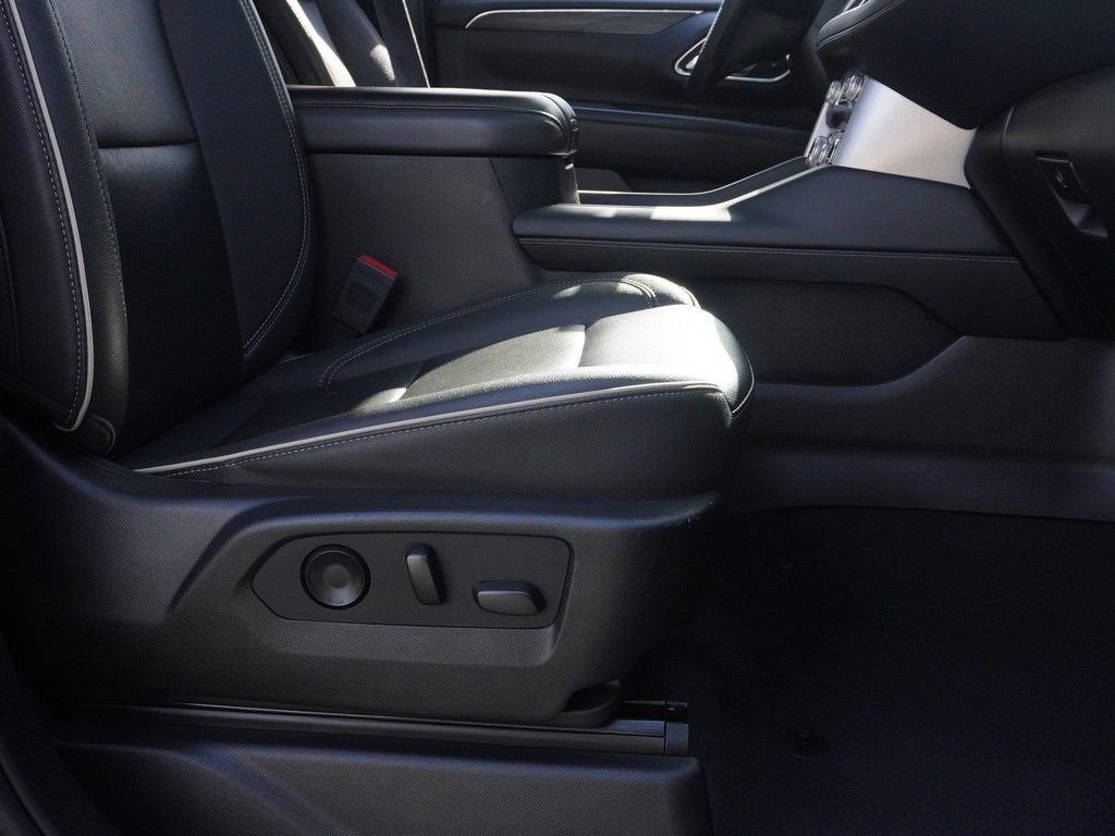 Used 2023 GMC Yukon SLT w/ SLT Premium Package image 37