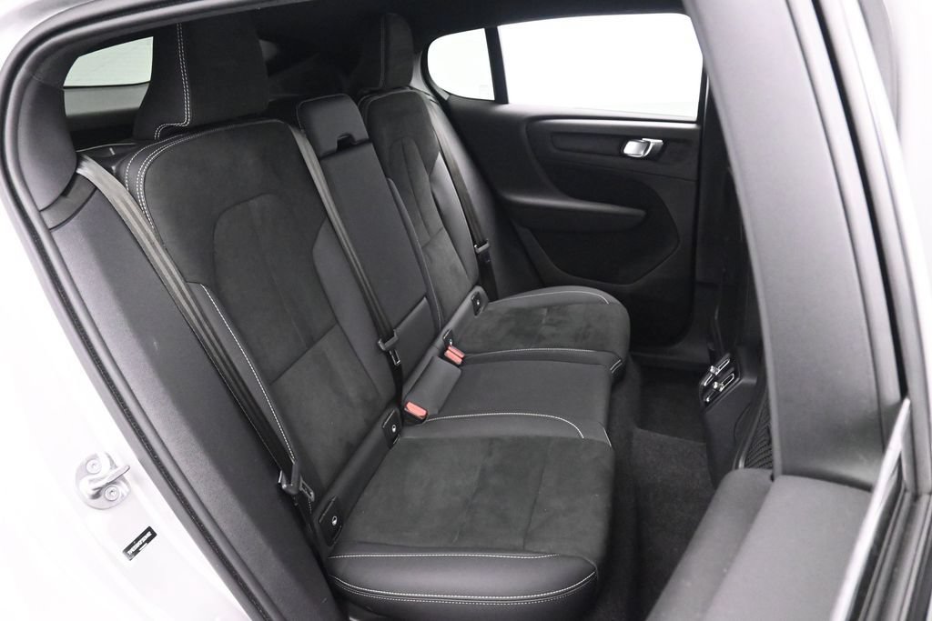 Used 2023 Volvo C40 P8 Recharge Ultimate AWD/4WD image 22
