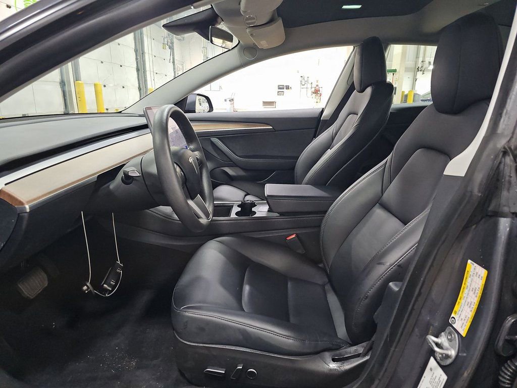 Used 2023 Tesla Model 3 Standard Range RWD image 4