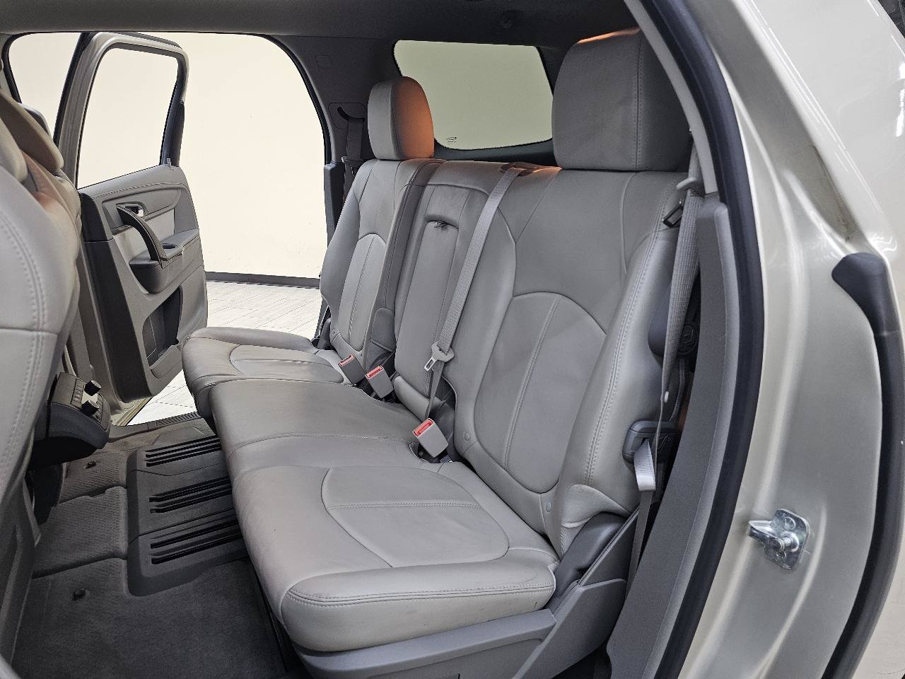 Used 2013 GMC Acadia SLT FWD image 26