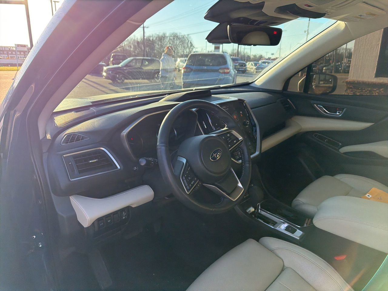 Used 2023 Subaru Ascent Limited w/ Technology Package image 4