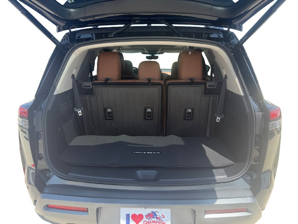 New 2026 Nissan Pathfinder Platinum AWD/4WD image 18