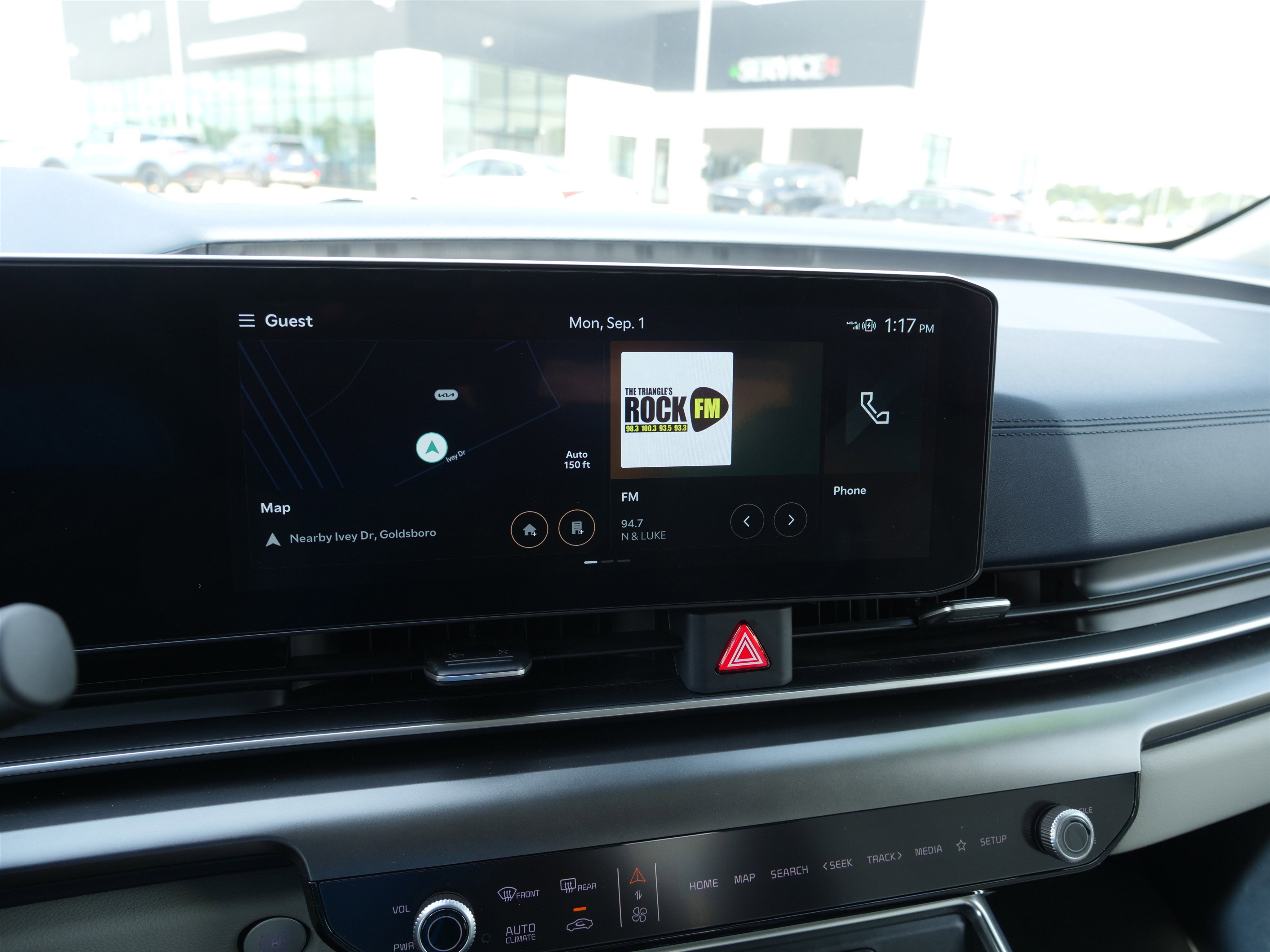 Certified 2025 Kia Carnival SX Prestige image 26