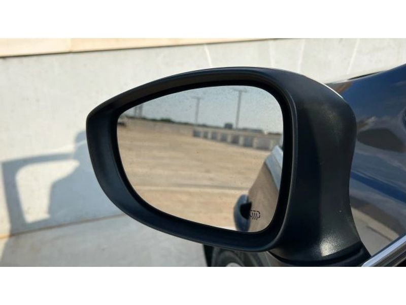 Used 2020 Chrysler Voyager Lxi image 63