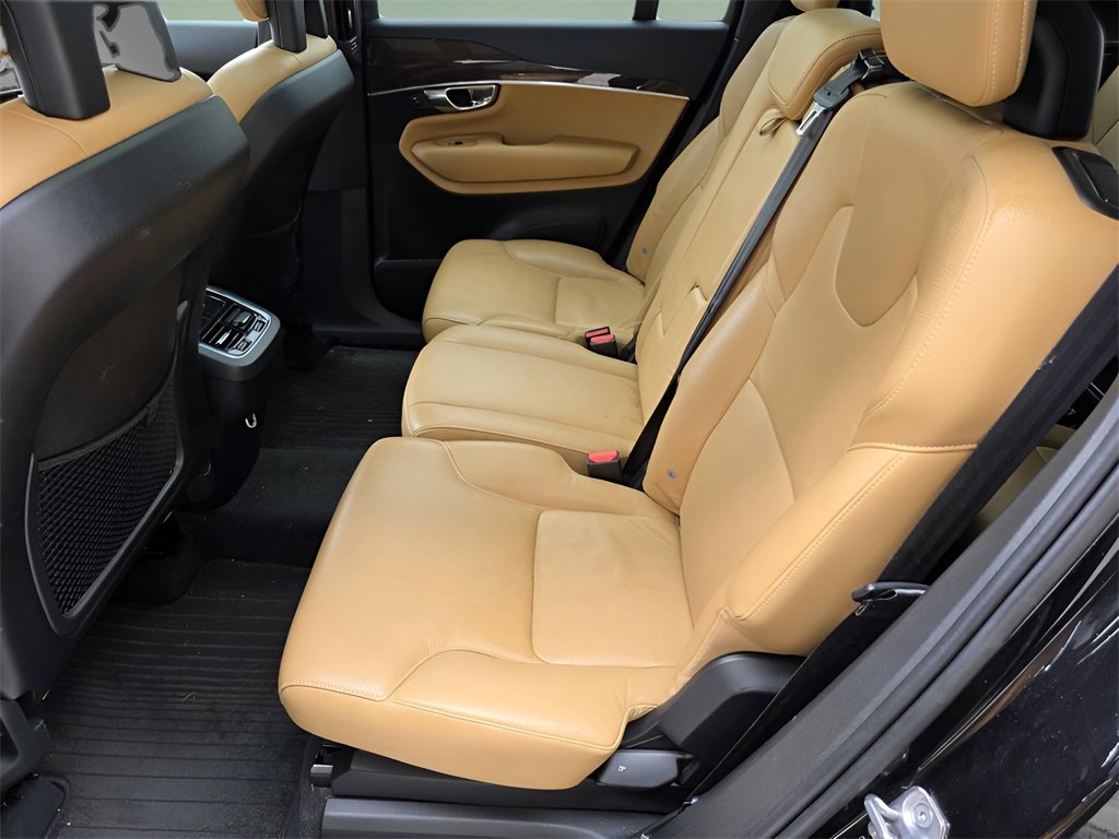 Used 2016 Volvo XC90 T6 Momentum image 18