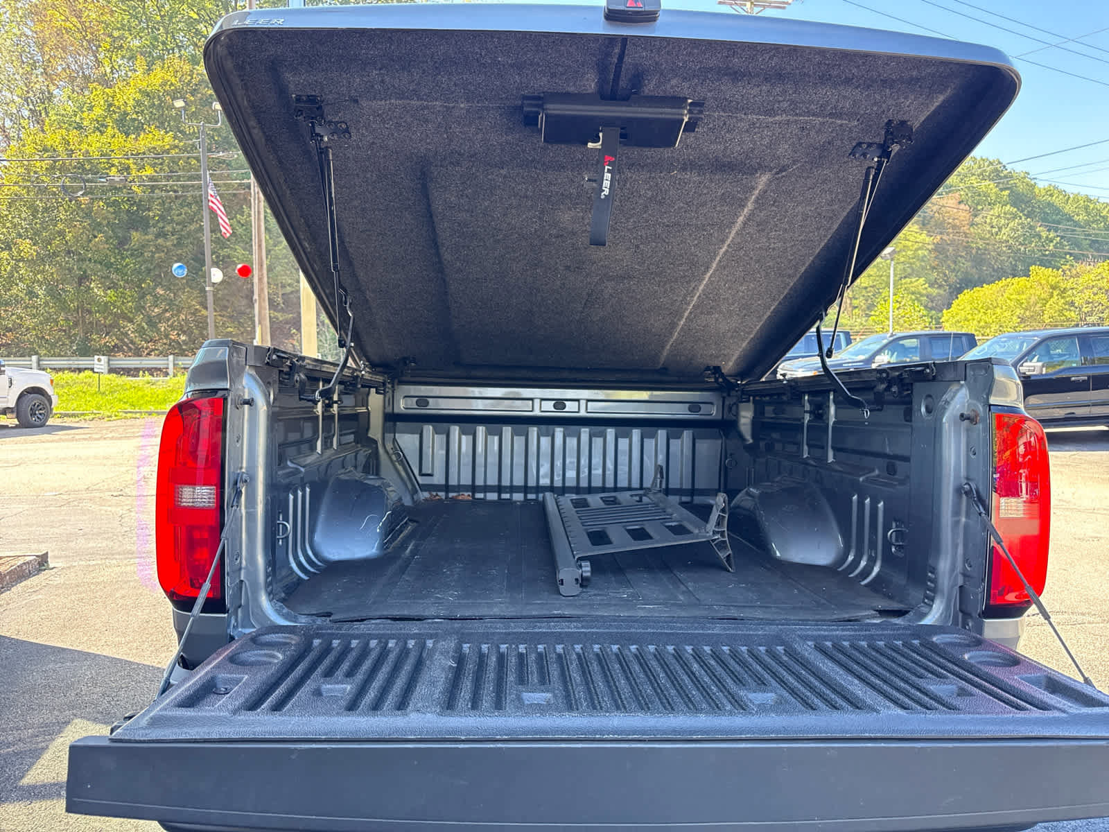 Used 2022 Chevrolet Colorado Z71 w/ LPO, Bed Guard Package image 24