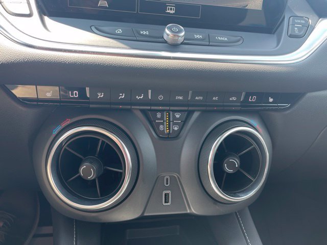 Used 2024 Chevrolet Blazer LT w/ Convenience Package FWD image 24