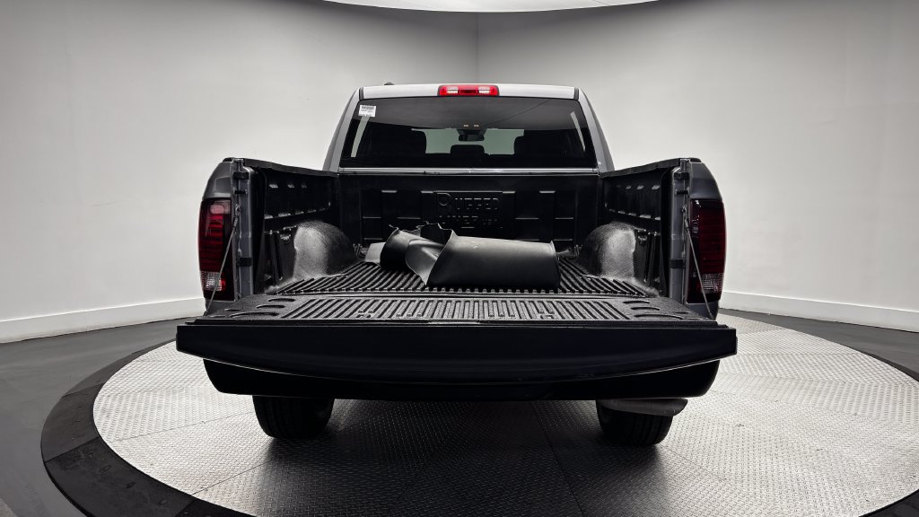 Used 2024 RAM 1500 Warlock AWD/4WD image 35