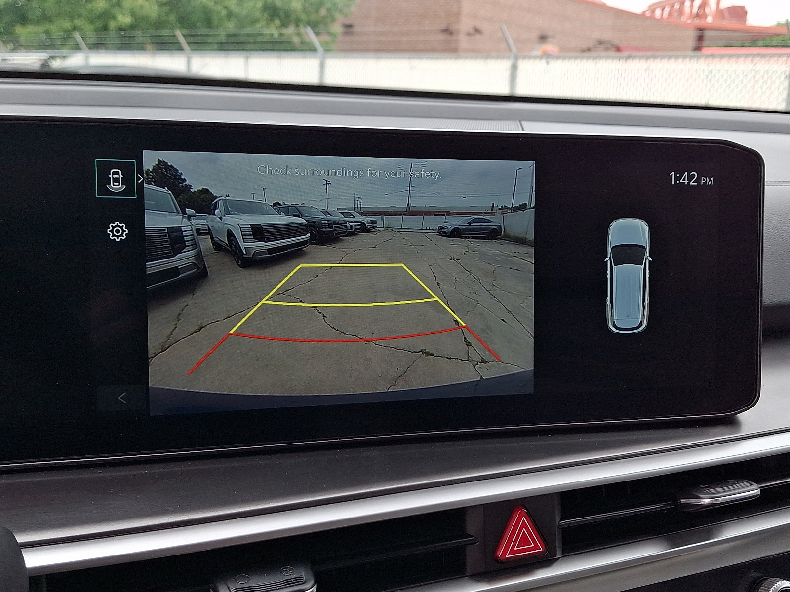 Used 2024 Kia Sorento S w/ Panoramic Sunroof Package FWD image 24