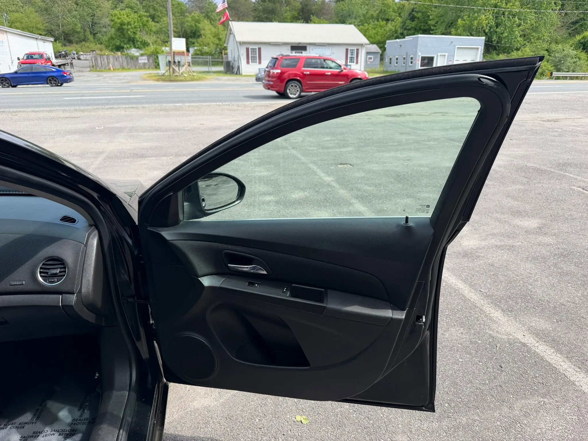 Used 2016 Chevrolet Cruze LT w/ Technology Package FWD image 17