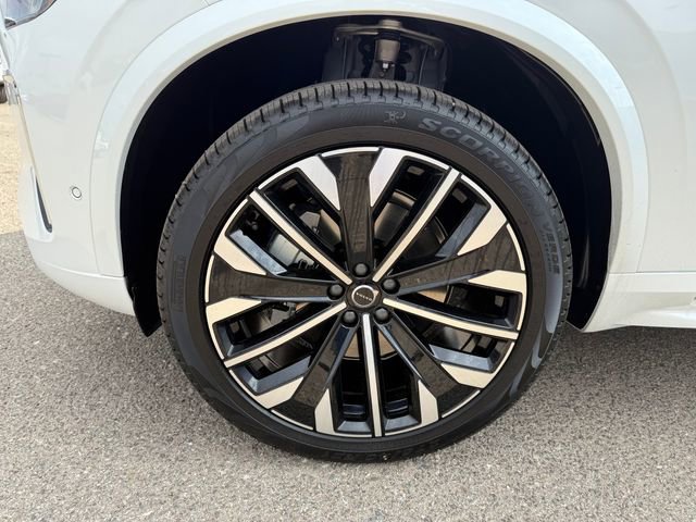 New 2026 Volvo XC90 B6 Plus w/ Protection Package Premier image 10