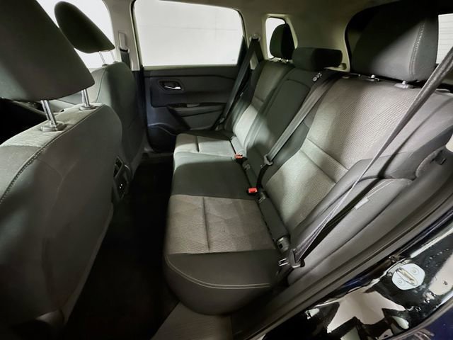 Used 2025 Nissan Rogue SV image 21